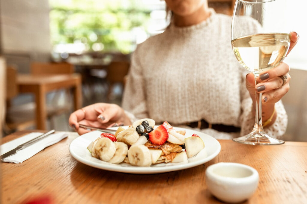7 best foods to eat before bed for good sleep